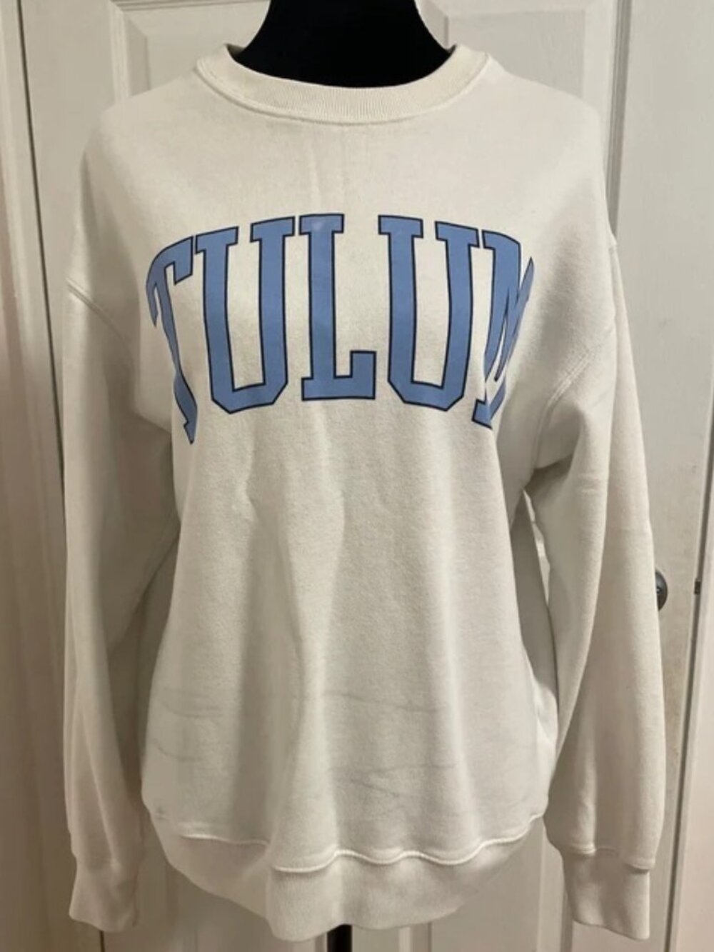 Hollister Women’s White Sweatshirt With Tulum XXS